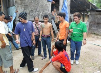 Suspected dealer A-non Chaimongkol (center, shirtless) and alleged runners Tawwsap Pichitpaiwan, Boripat Duangjai, and Tosaporn Bunpluk, were apprehended by Sattahip Special Affairs Against Drugs officers April 10.